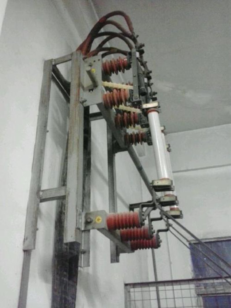 高压开关柜:选择适合的工具